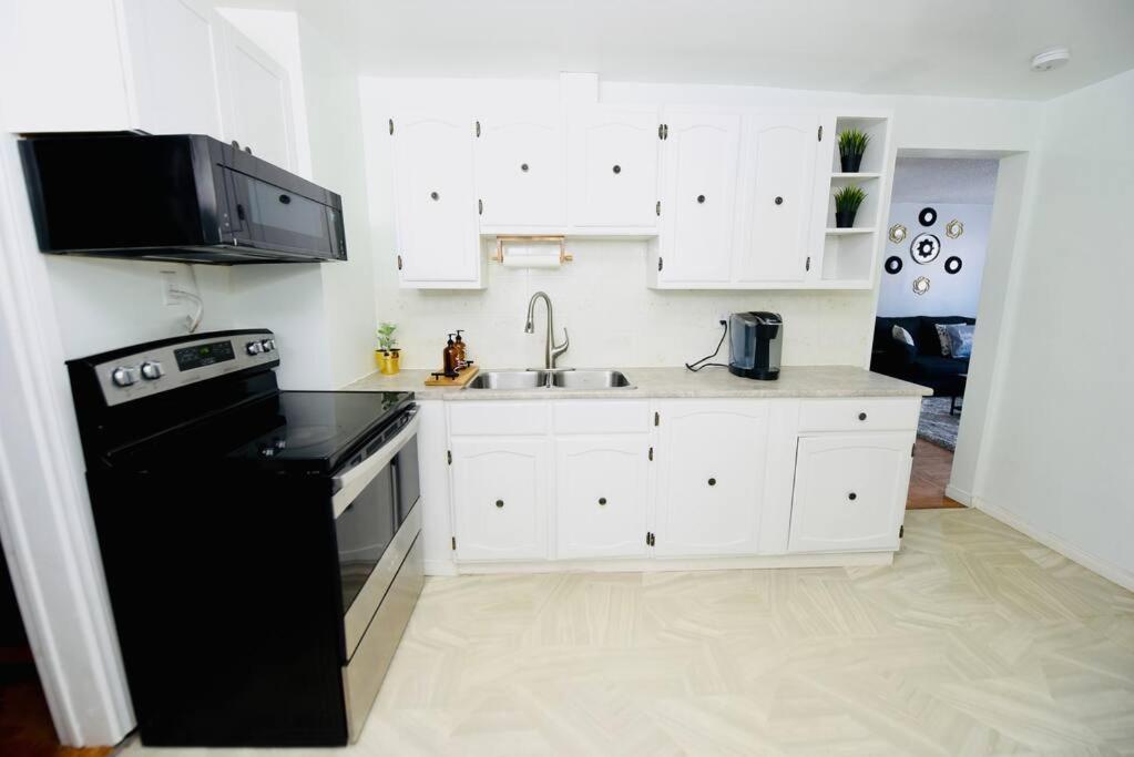 Prime Location Duo Nest & Rest Apartment Kingston Exterior foto